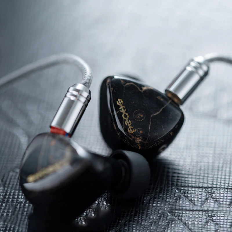 SHOZY FORM 1.4 1 Dynamic Drivers+4 Balanced Armatures In-Ear Headphones HiFi Fever Noise Reduction Music Earphones Earplugs
SHOZY FORM 1.4 1 Dynamic Drivers+4 Balanced Armatures In-Ear Headphones HiFi Fever Noise Reduction Music Earphones Earplugs