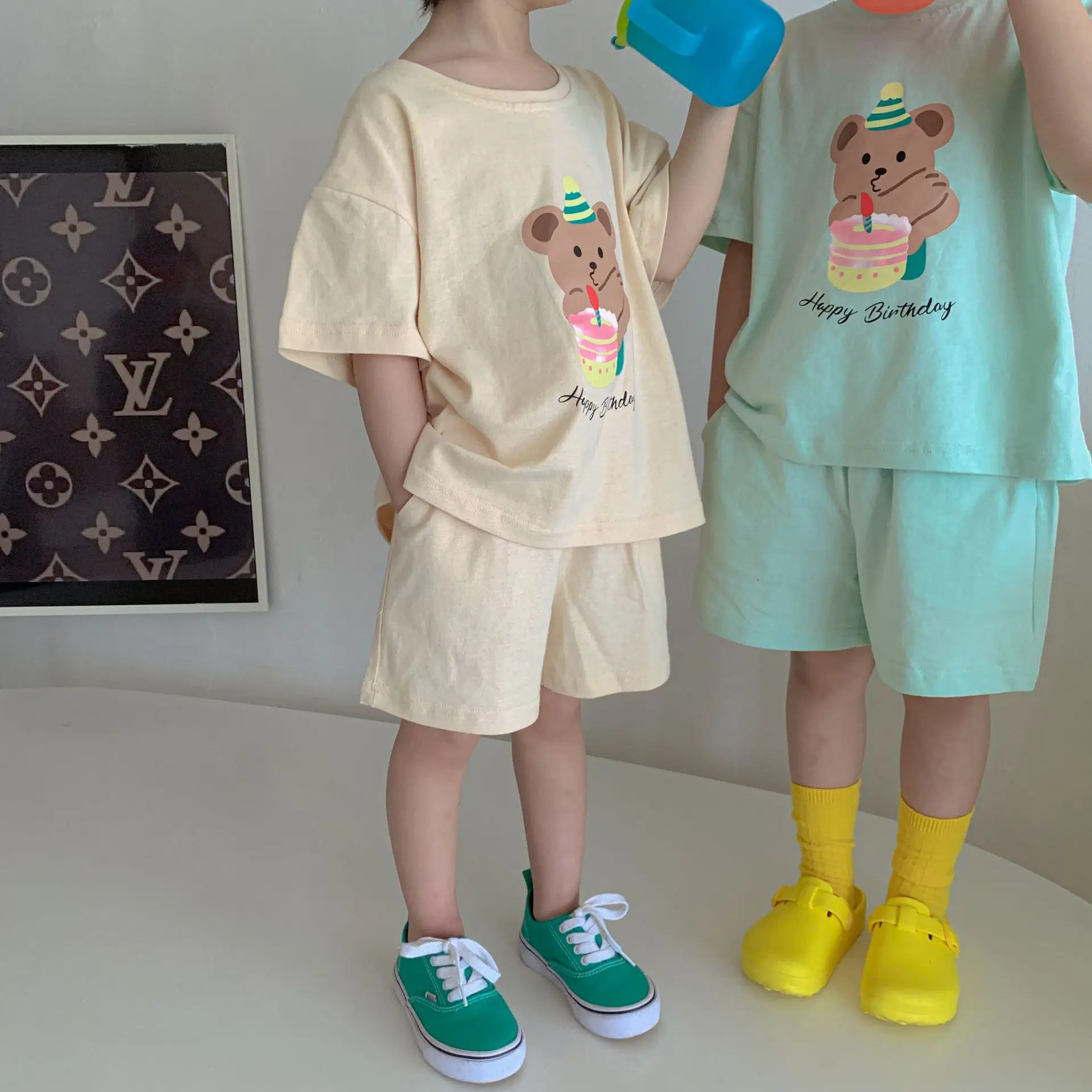 Kids Summer Bear Clothes 2pcs/sets Fashion Candy Color Sports Baby Boys Girls T Shirt + Shorts Casual Suits Infant Outfits
Kids Summer Bear Clothes 2pcs/sets Fashion Candy Color Sports Baby Boys Girls T Shirt + Shorts Casual Suits Infant Outfits