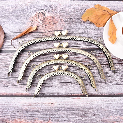 1 X Wallet Clips Metal Flower Coin Purse Bag Craft Frame Kiss Clasp Lock Bronze Tone Sac A Main Femme Travel Accessories
1 X Wallet Clips Metal Flower Coin Purse Bag Craft Frame Kiss Clasp Lock Bronze Tone Sac A Main Femme Travel Accessories