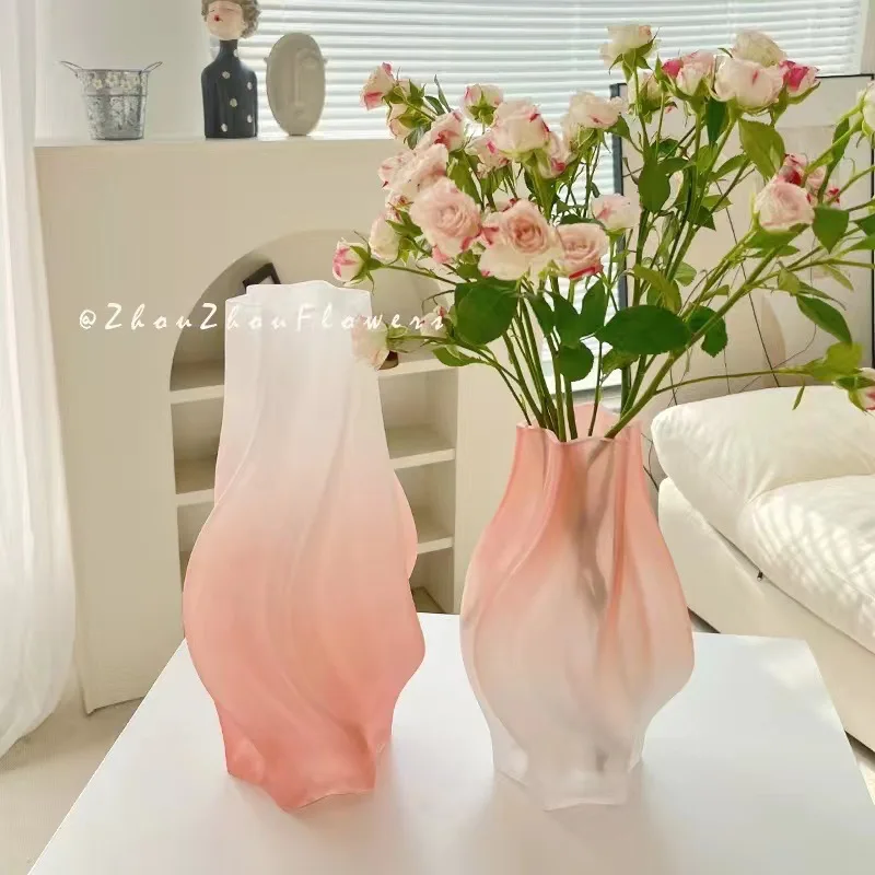 Nordic creative new frosted light luxury glass vase glass floral arrangement living room table decoration ins
Nordic creative new frosted light luxury glass vase glass floral arrangement living room table decoration ins