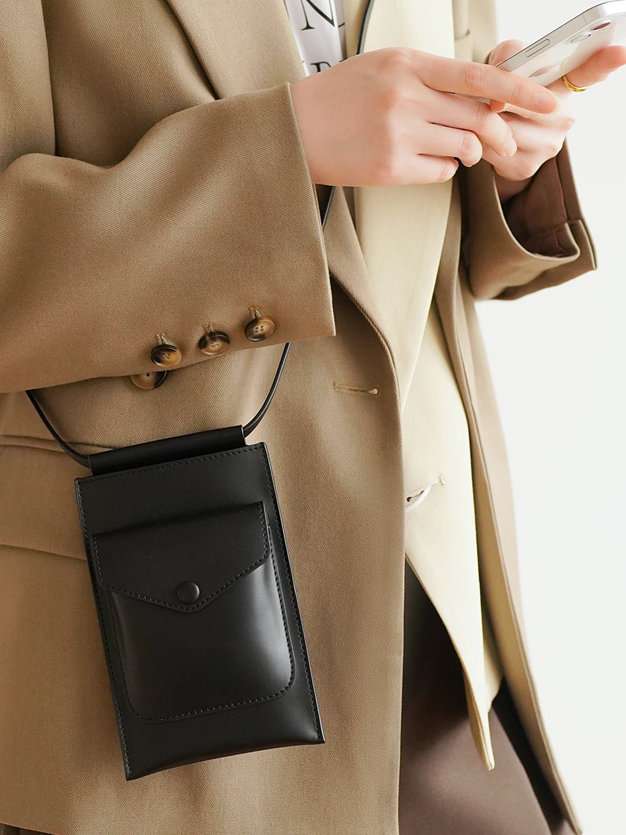 Purses Bag for Women Crossbody Vintage Genuine Leather Mobile Phone Bag 2023 New Luxury Fashion Small Designer Shoulder Bags
Purses Bag for Women Crossbody Vintage Genuine Leather Mobile Phone Bag 2023 New Luxury Fashion Small Designer Shoulder Bags