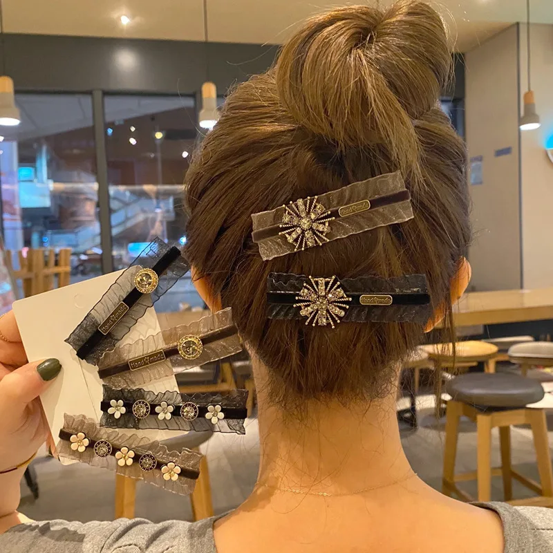 Women's Lace Print Hairpin Rhinestone Crystal Bangs Side Clip Women's Word Clip Back Head Clip Girl Headdress
Women's Lace Print Hairpin Rhinestone Crystal Bangs Side Clip Women's Word Clip Back Head Clip Girl Headdress