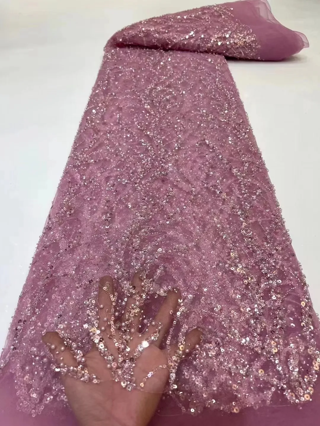 Latest Superior Qutaity Luxury Elegant Embroidered African Heaviors Beaded Tub Lace Fabric for Bride Wedding Party Dress
Latest Superior Qutaity Luxury Elegant Embroidered African Heaviors Beaded Tub Lace Fabric for Bride Wedding Party Dress
