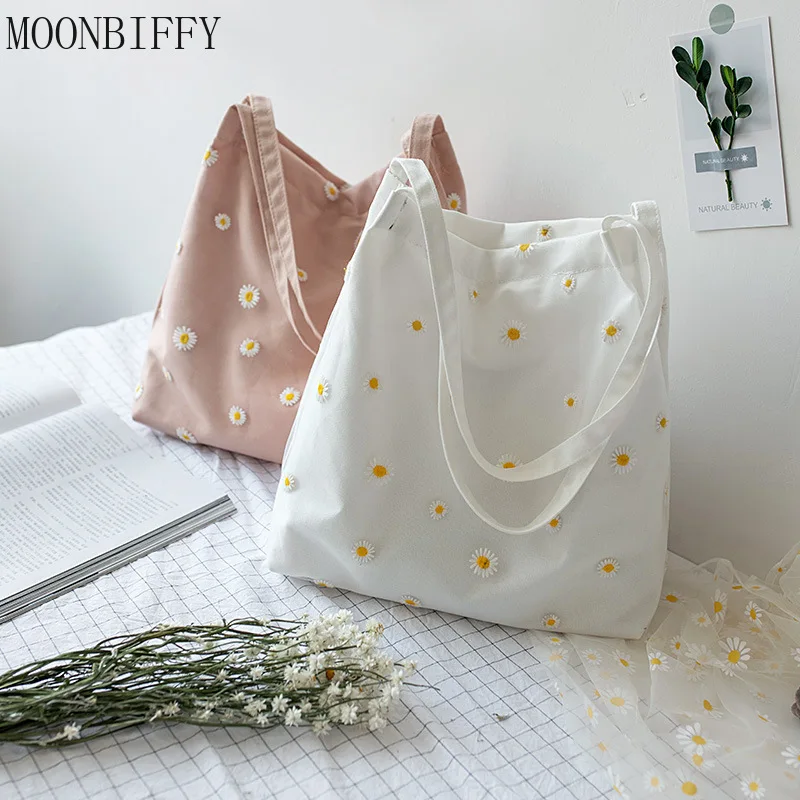 Small Canvas Bags for Women 2022 Girls Shopper Designer Handbag Casual Embroidery with Daisy Crochet Cute Mesh Shoulder Tote Bag
Small Canvas Bags for Women 2022 Girls Shopper Designer Handbag Casual Embroidery with Daisy Crochet Cute Mesh Shoulder Tote Bag