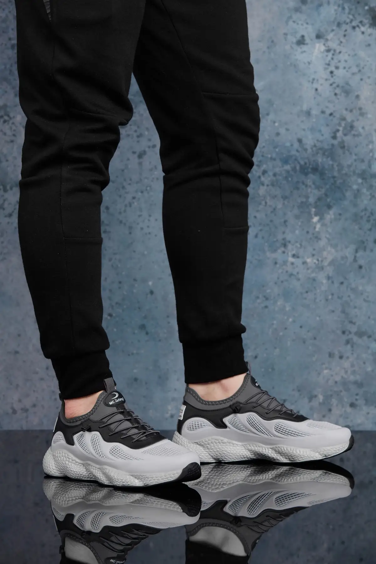 Men Sport Footwear Ice smoked sneaker Lightweight Male 'S Fashion Walking Sneakers Breathable Trainers Vulcanize Shoes Comfort
Men Sport Footwear Ice smoked sneaker Lightweight Male 'S Fashion Walking Sneakers Breathable Trainers Vulcanize Shoes Comfort