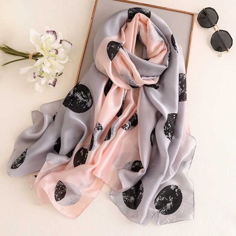 Vrouwen Zijden Sjaal Sjaals Wraps Ontwerp Print Solid Pashmina Dame Sjaals Foulard Hijab Head Bandana Warme Winter Bufanda
Vrouwen Zijden Sjaal Sjaals Wraps Ontwerp Print Solid Pashmina Dame Sjaals Foulard Hijab Head Bandana Warme Winter Bufanda
