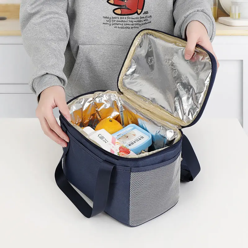 Portable Large Capacity Durable Waterproof Thermal Picnic Bag Insulation Lunch Box Cooler Handbag For SUV Car Camping Picnic
Portable Large Capacity Durable Waterproof Thermal Picnic Bag Insulation Lunch Box Cooler Handbag For SUV Car Camping Picnic