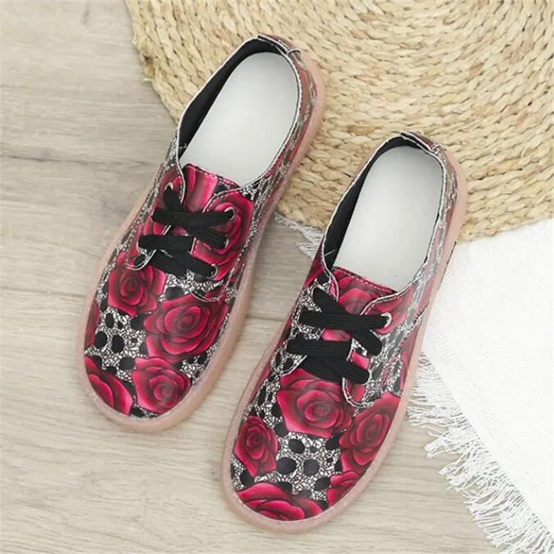 Large size women's shoes printing round platform thick-soled casual shoes women's beanie shoes flat fashion casual women loafers
Large size women's shoes printing round platform thick-soled casual shoes women's beanie shoes flat fashion casual women loafers
