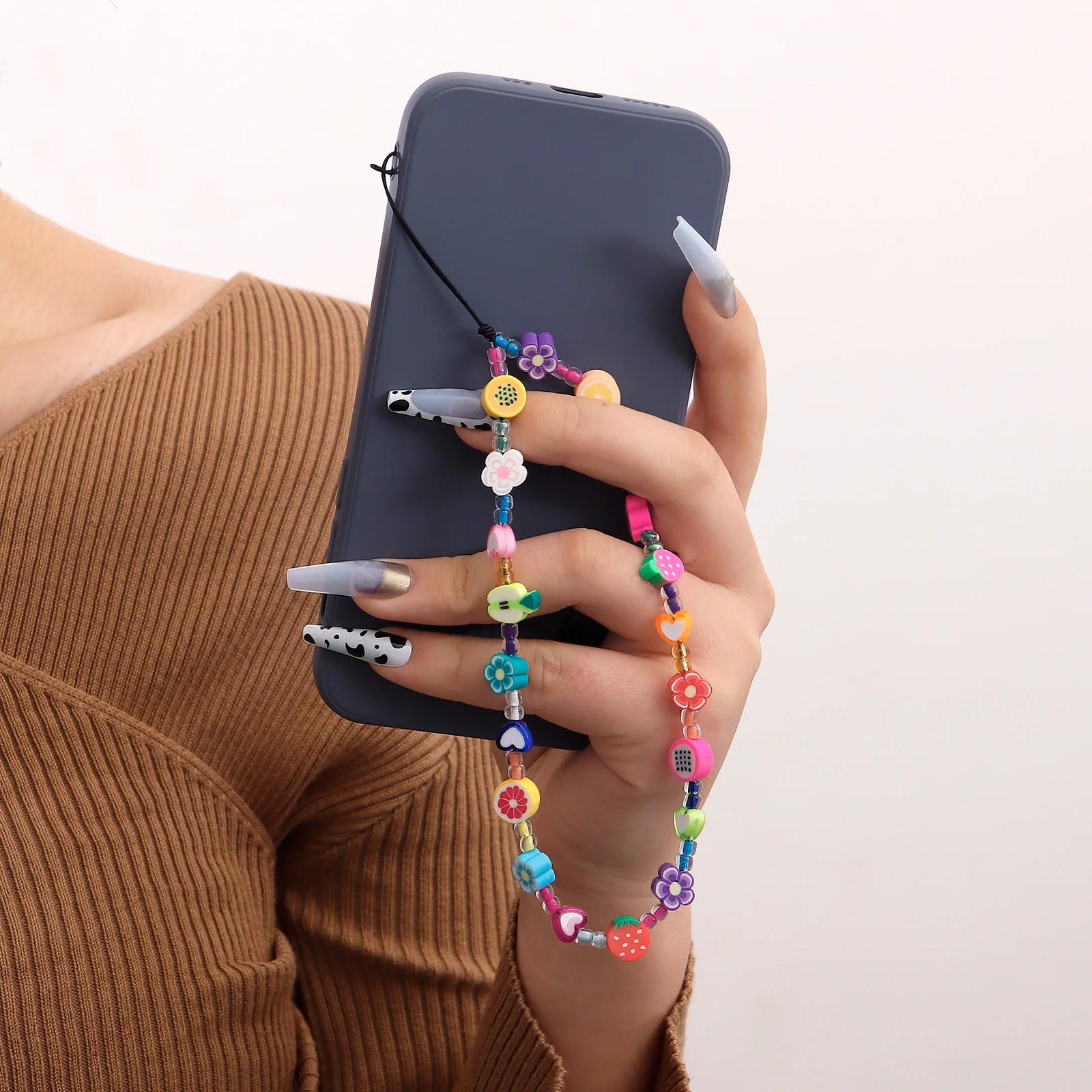 Fashion Soft Pottery Multi-element Mobile Phone Chain Design Sense of Handmade Colorful Flowermobile Phone Key Anti-loss Pendant 
Fashion Soft Pottery Multi-element Mobile Phone Chain Design Sense of Handmade Colorful Flowermobile Phone Key Anti-loss Pendant