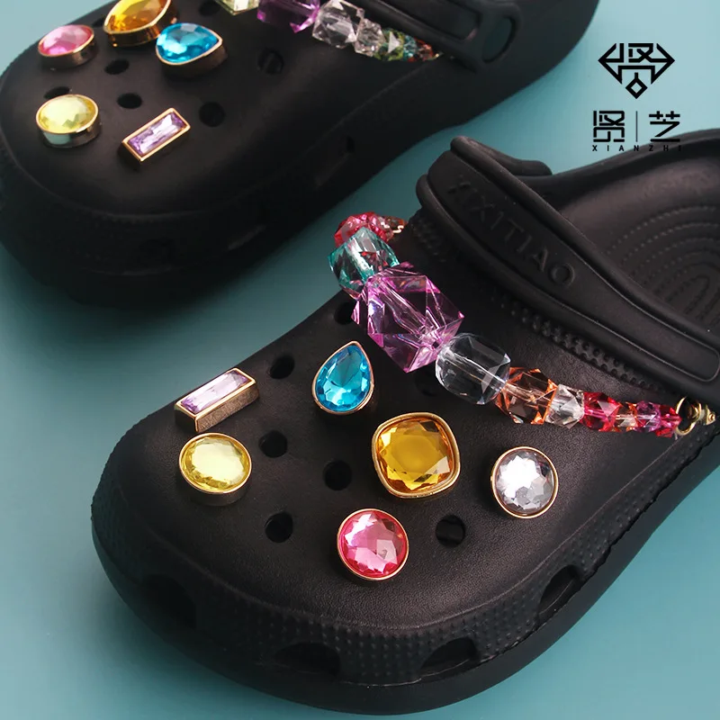 Charms for Crocs DIY Elegant Perfume Rhinestone Pearl Crystal Chains Butterfly Bundle Croc Charms Designer Accessories Decoratio
Charms for Crocs DIY Elegant Perfume Rhinestone Pearl Crystal Chains Butterfly Bundle Croc Charms Designer Accessories Decoratio