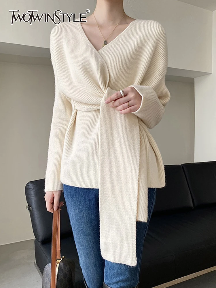 TWOTWINSTYLE Solid Minimalist Sweaters For Women V Neck Long Sleeve Patchwork Lace Up Temperament Sweater Female Fashion Clothes
TWOTWINSTYLE Solid Minimalist Sweaters For Women V Neck Long Sleeve Patchwork Lace Up Temperament Sweater Female Fashion Clothes