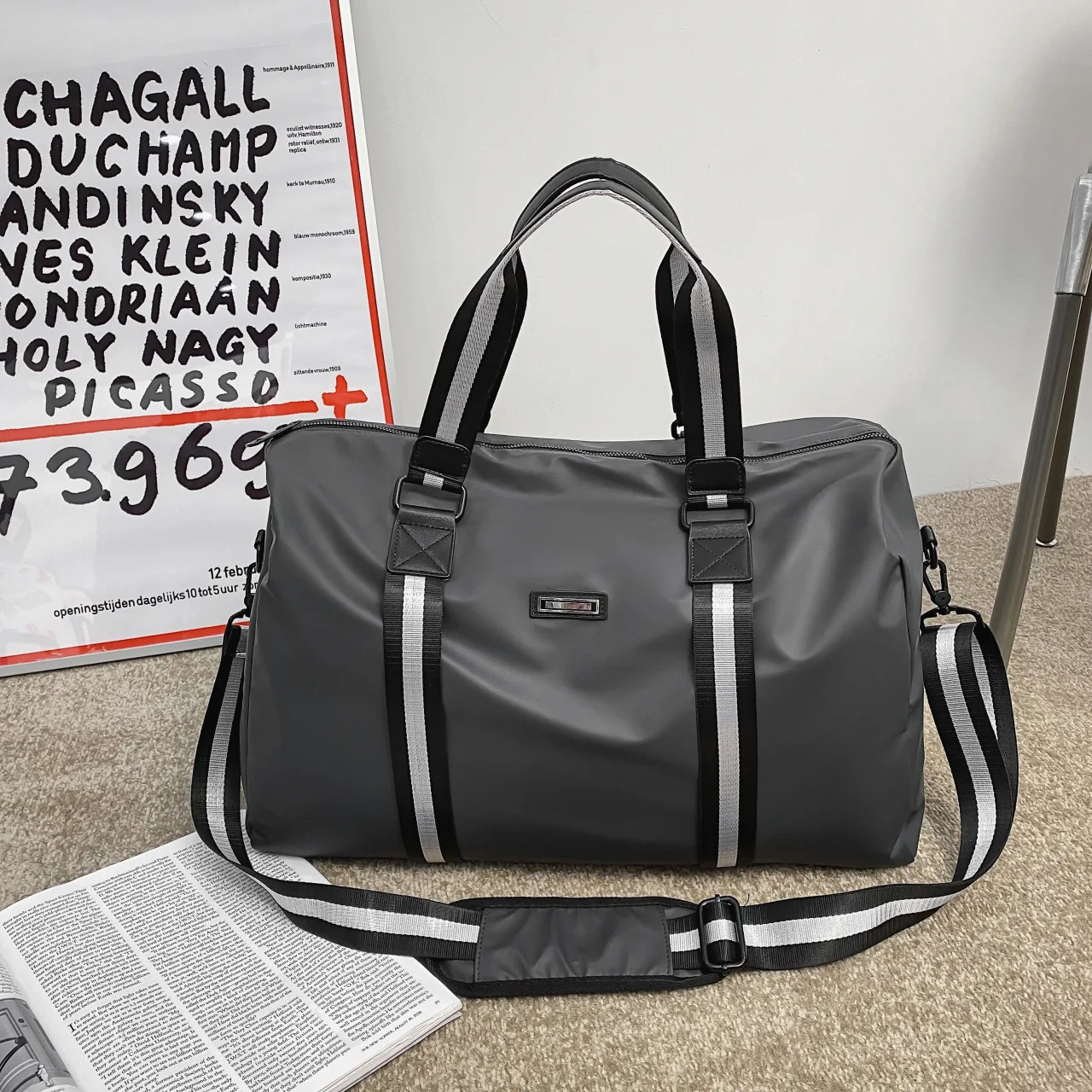 Travel Bag Short Tour Weekender Sports Gym Duffel Bag Water-Resistant Suitcase Luggage Shoulder Bag with Shoes Compartment
Travel Bag Short Tour Weekender Sports Gym Duffel Bag Water-Resistant Suitcase Luggage Shoulder Bag with Shoes Compartment