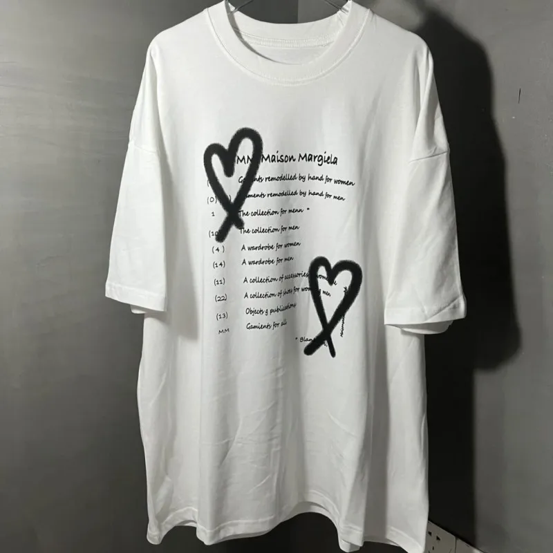 High Quality Cotton MM6 T-shirts Chest Love Letter Print Short Sleeve Tops Men Women Casual Loose Margiela T Shirt
High Quality Cotton MM6 T-shirts Chest Love Letter Print Short Sleeve Tops Men Women Casual Loose Margiela T Shirt