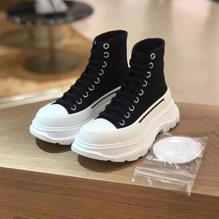 Plus Size 34-44 High Top Canvas Shoes Woman Lace-Up Short Platform Boots Ankle Sneakers Girls Street Height Increase Shoes Brand
Plus Size 34-44 High Top Canvas Shoes Woman Lace-Up Short Platform Boots Ankle Sneakers Girls Street Height Increase Shoes Brand