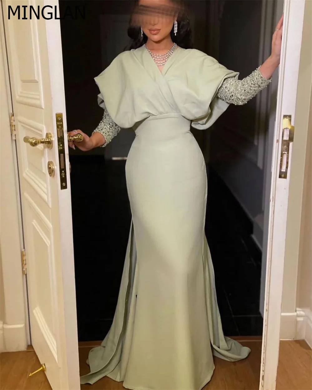 MINGLAN Fashion V Neck Crystal Full Sleeve Mermaid Long Evening Dress Floor Length Sweep Train Elegant Formal Prom Gown New 2023
MINGLAN Fashion V Neck Crystal Full Sleeve Mermaid Long Evening Dress Floor Length Sweep Train Elegant Formal Prom Gown New 2023