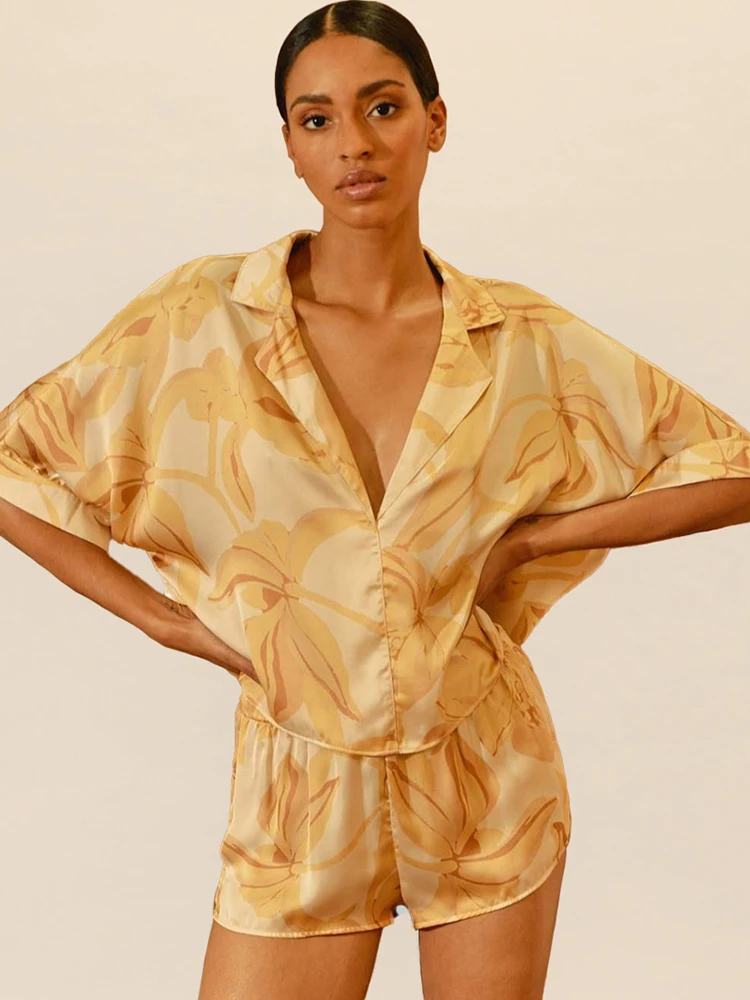 Restve Batwing Sleeve Women's Home Clothes Print 2 Piece Sets Deep V Casual Night Suits With Shorts Summer Female Sleepwear
Restve Batwing Sleeve Women's Home Clothes Print 2 Piece Sets Deep V Casual Night Suits With Shorts Summer Female Sleepwear