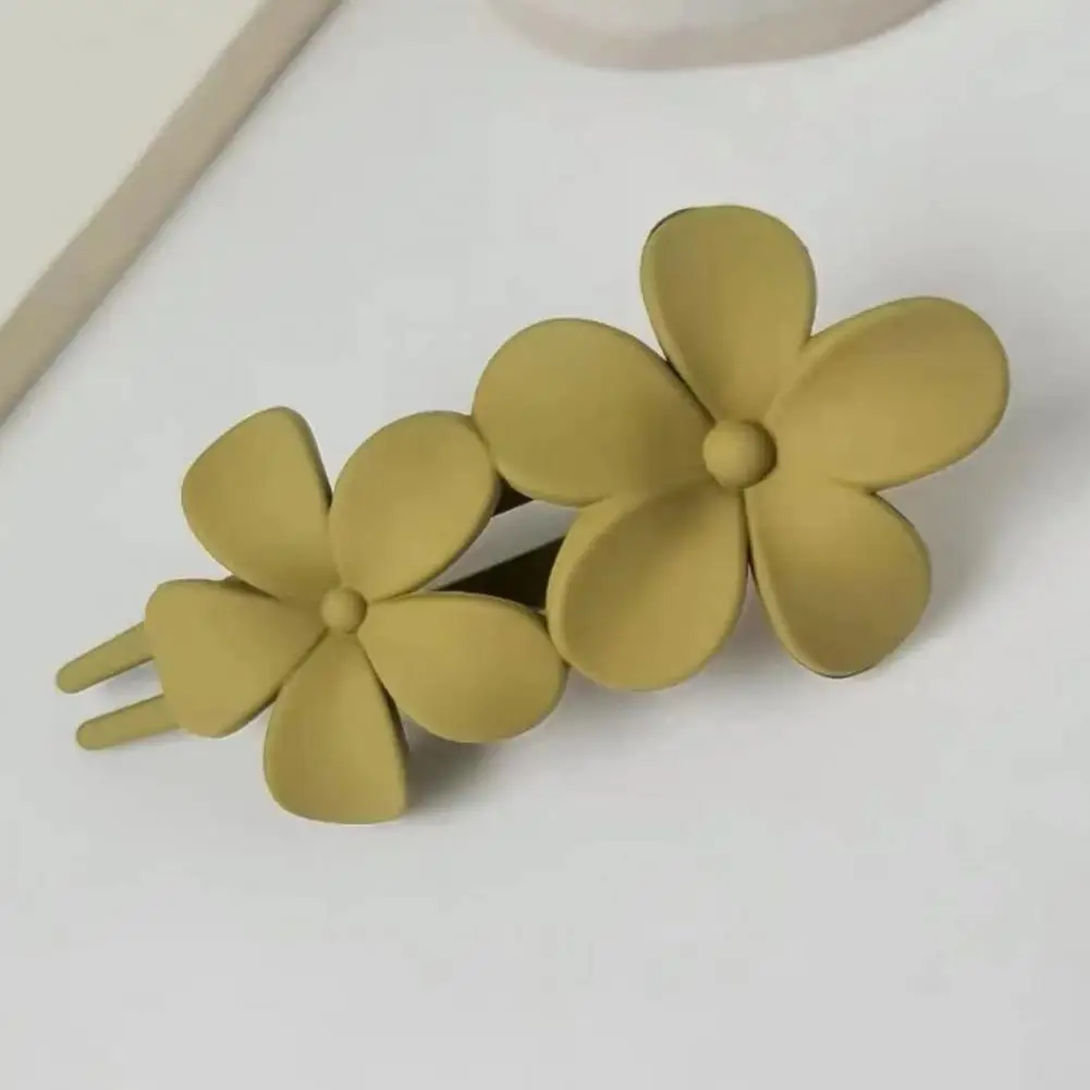 Graceful Big Hairgrip Strong Grip Gift Frosted Flower Decor Hair Barrette Stable Hair Barrette Styling Tool
Graceful Big Hairgrip Strong Grip Gift Frosted Flower Decor Hair Barrette Stable Hair Barrette Styling Tool