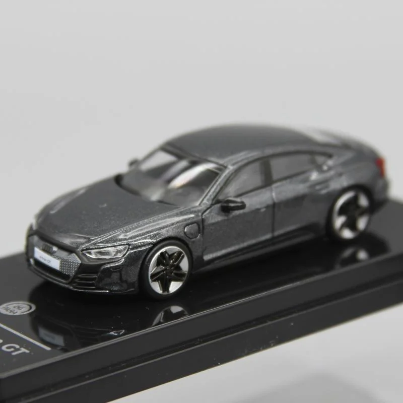 Пара 1:64 серо-красный e-tron GT из сплава, туристический автомобиль, модель электрического спортивного автомобиля для Audi
Пара 1:64 серо-красный e-tron GT из сплава, туристический автомобиль, модель электрического спортивного автомобиля для Audi