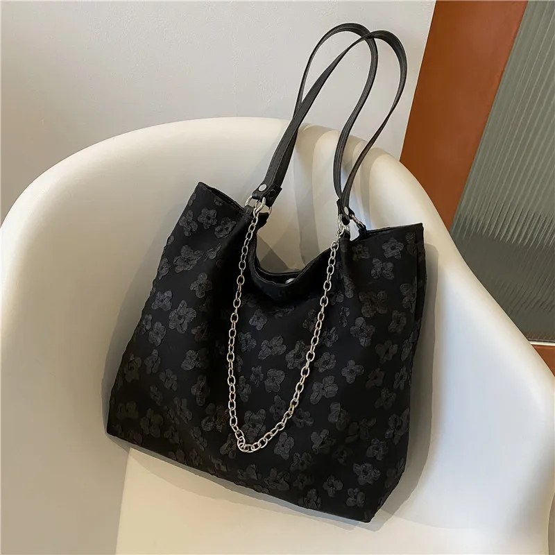 2022 Spring New Women 'S Shoulder Bag Chain Rhombus Casual Large Capacity Women 'S Bag
2022 Spring New Women 'S Shoulder Bag Chain Rhombus Casual Large Capacity Women 'S Bag