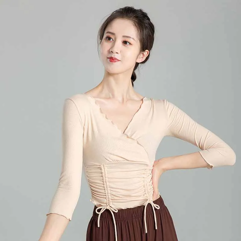 Classical Dance Tops Half Sleeve V-Neck Latin Rumba Dancing Clothing Professional Modern Standard Dance Practice Shirt DQL7109
Classical Dance Tops Half Sleeve V-Neck Latin Rumba Dancing Clothing Professional Modern Standard Dance Practice Shirt DQL7109