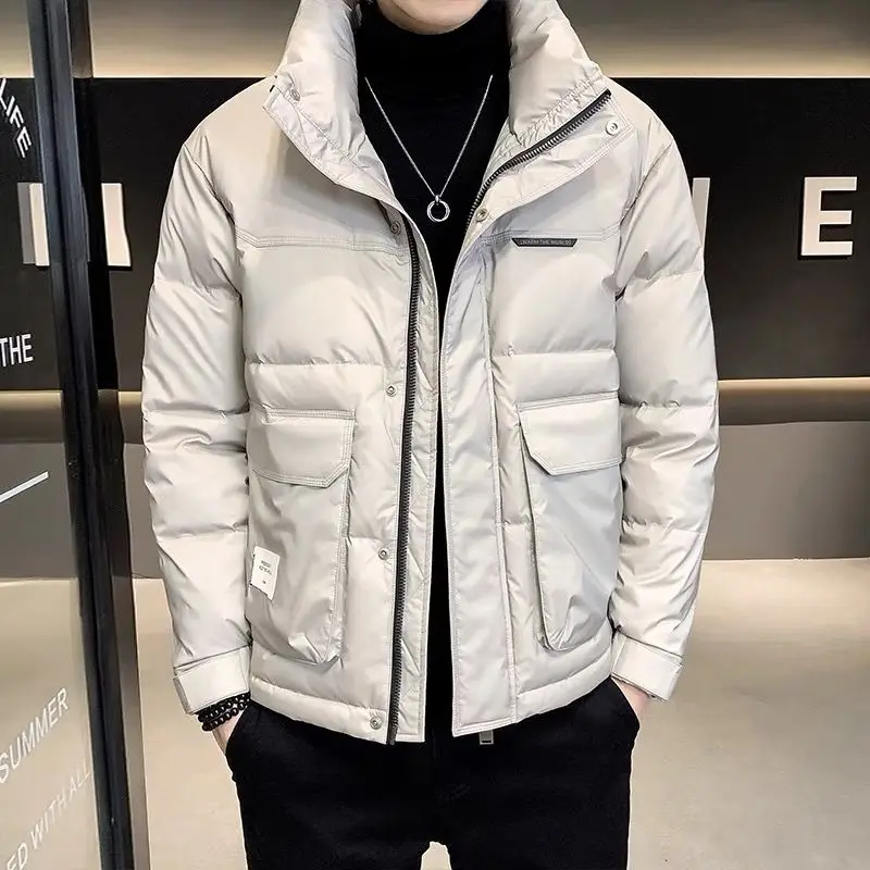 2022 Winter New Men Solid Color Parkas Quality Brand Men's Stand Collar Warm Thicken Jacket Male Fashion Casual Parka Coat R06
2022 Winter New Men Solid Color Parkas Quality Brand Men's Stand Collar Warm Thicken Jacket Male Fashion Casual Parka Coat R06