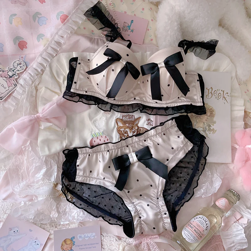 French Lace Sexy Underwear Set Retro Lolita Point Bra Pants Bowknot Sweet Lingerie Panties Costumes Bras Thong Women's Plus Size
French Lace Sexy Underwear Set Retro Lolita Point Bra Pants Bowknot Sweet Lingerie Panties Costumes Bras Thong Women's Plus Size
