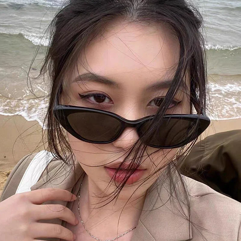 LONSY 2022 новые Винтажные Солнцезащитные очки кошачий глаз маленькая оправа брендовые дизайнерские ретро черные солнцезащитные очки для женщин UV400 очки оттенки
LONSY 2022 новые Винтажные Солнцезащитные очки кошачий глаз маленькая оправа брендовые дизайнерские ретро черные солнцезащитные очки для женщин UV400 очки оттенки