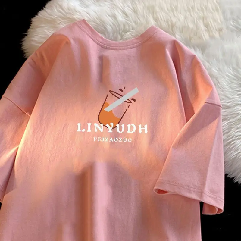 Cotton Hong Kong Style Retro Versatile T-shirt for Men and Women Short Sleeved Trendy T-shirt Loose Fitting Korean Version Top
Cotton Hong Kong Style Retro Versatile T-shirt for Men and Women Short Sleeved Trendy T-shirt Loose Fitting Korean Version Top