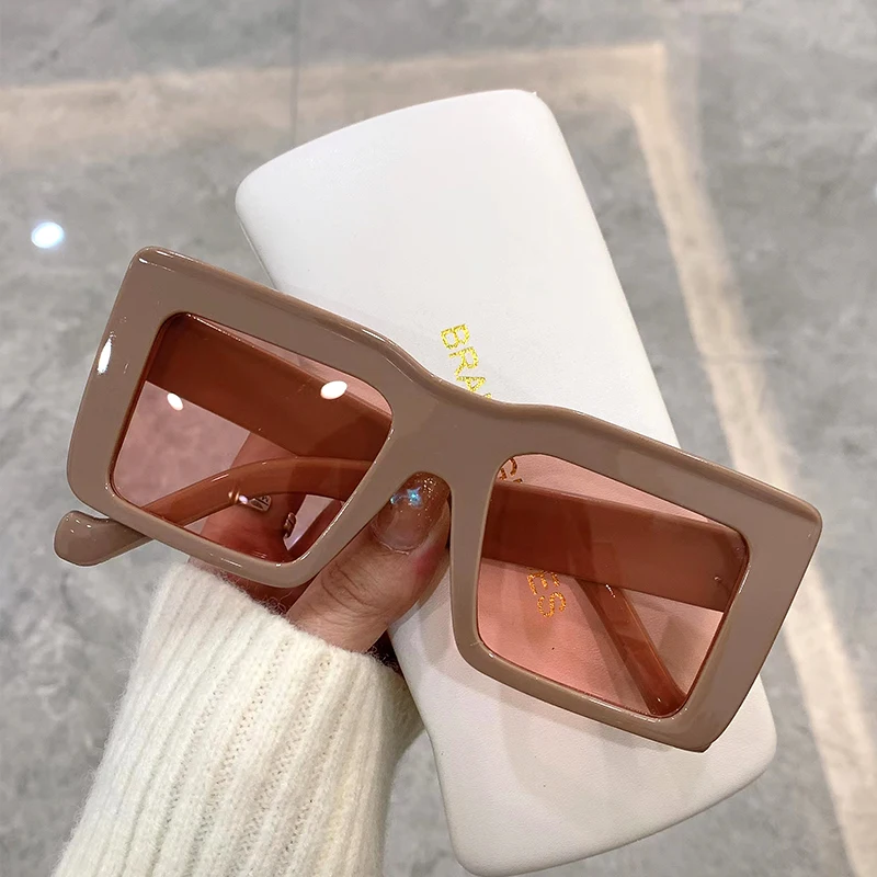 New Oversized Full Square Frame Sunglasses Trendy Fashion Vintage Men Women Eyeglasses Luxury Brand Designer UV400 Female Shades
New Oversized Full Square Frame Sunglasses Trendy Fashion Vintage Men Women Eyeglasses Luxury Brand Designer UV400 Female Shades