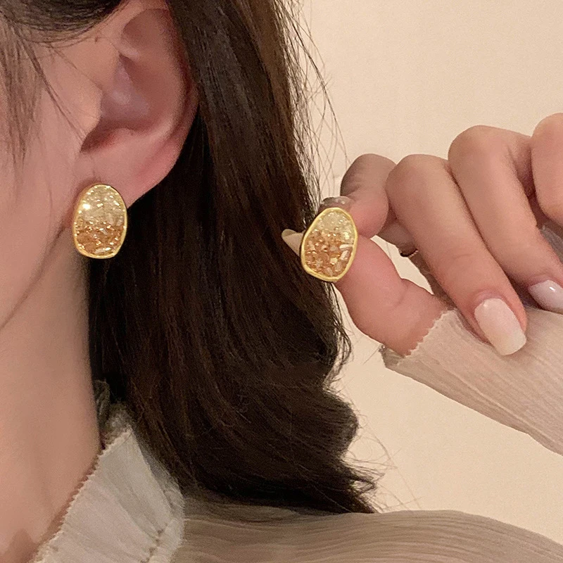 2023 New Trend Irregular Shape Light Luxury Champagne Color Zircon Earrings Temperament Ladies Earrings Jewelry Wholesale
2023 New Trend Irregular Shape Light Luxury Champagne Color Zircon Earrings Temperament Ladies Earrings Jewelry Wholesale
