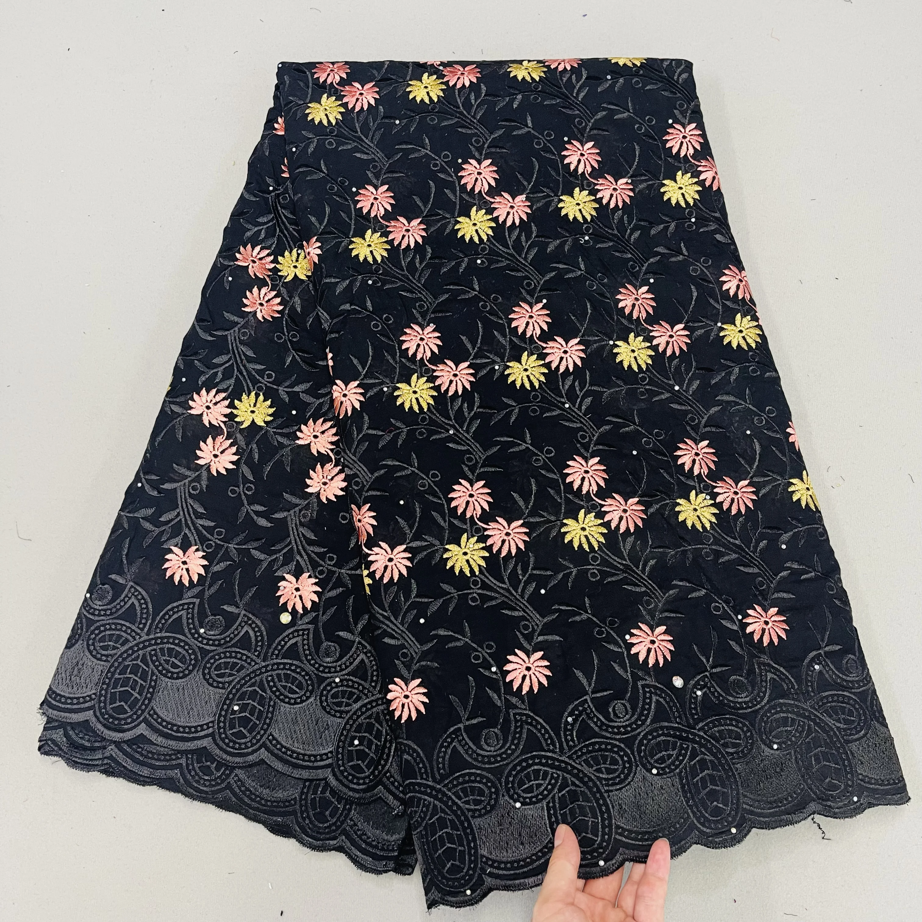 Skin Friendly African Soft Cotton Lace Fabric 2022 High Quality Swiss Voile Lace Punch Cotton For Nigerian Woman Wedding Dress
Skin Friendly African Soft Cotton Lace Fabric 2022 High Quality Swiss Voile Lace Punch Cotton For Nigerian Woman Wedding Dress