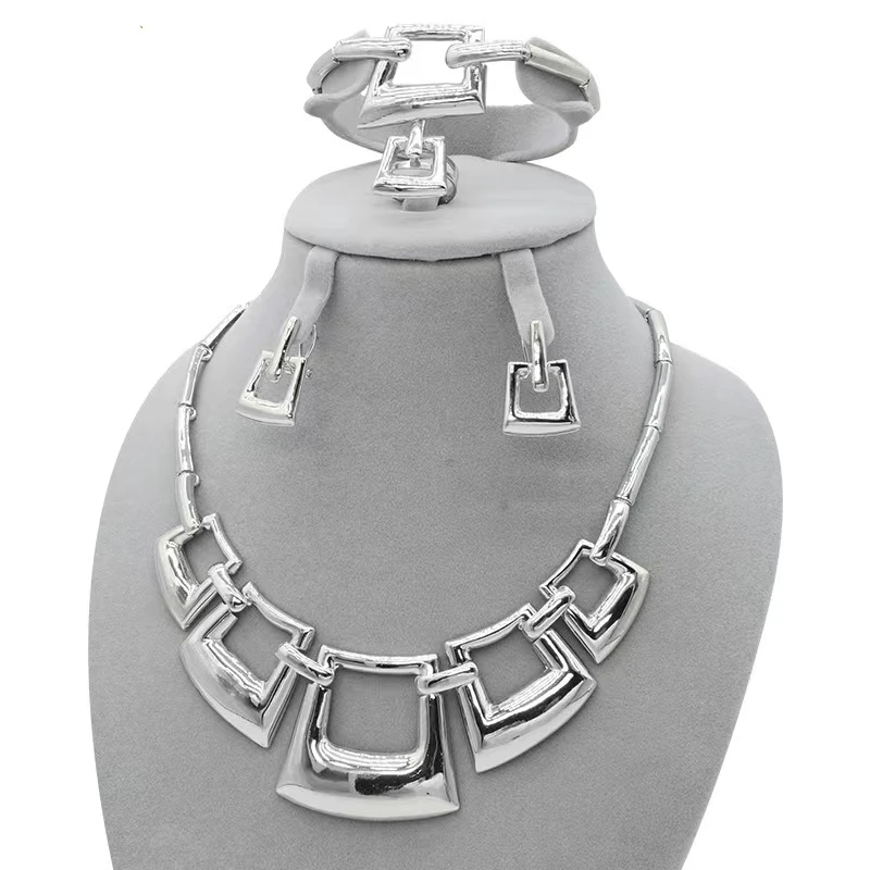 24k Jewelry European And American Necklace Hand Jewelry Ring Earrings Four-Piece Set Explosive Jewelry
24k Jewelry European And American Necklace Hand Jewelry Ring Earrings Four-Piece Set Explosive Jewelry