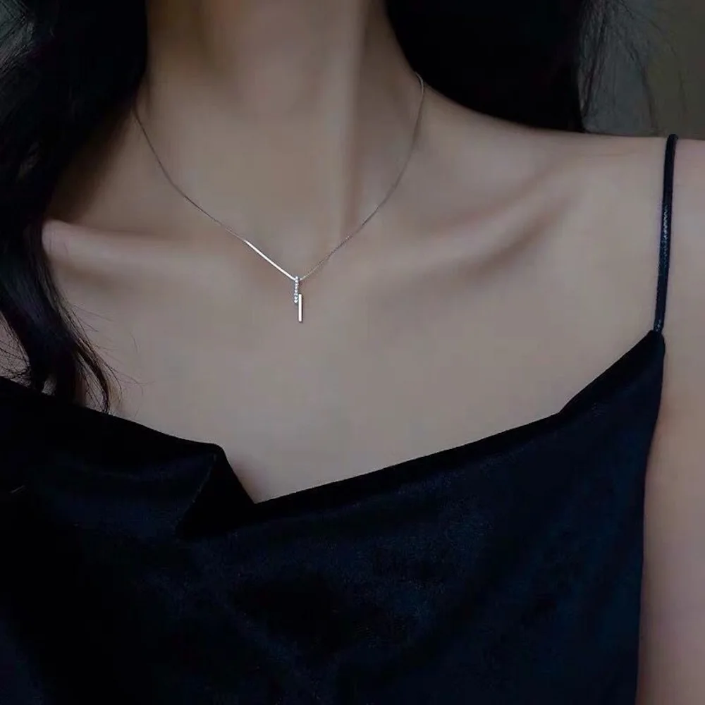 S925 Silver Necklace Long Geometric Pendant Necklace Light Luxury Clavicle Chain Simple Fashion Women's Necklace Jewelry Gift
S925 Silver Necklace Long Geometric Pendant Necklace Light Luxury Clavicle Chain Simple Fashion Women's Necklace Jewelry Gift