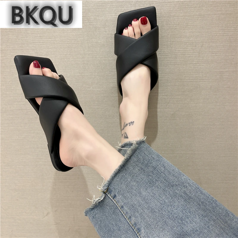 2022 New Summer Beach Flat Slippers Women's Casual Sandals Fashion Party Flip-Flops Comfortable Walking Ladies Shoes
2022 New Summer Beach Flat Slippers Women's Casual Sandals Fashion Party Flip-Flops Comfortable Walking Ladies Shoes