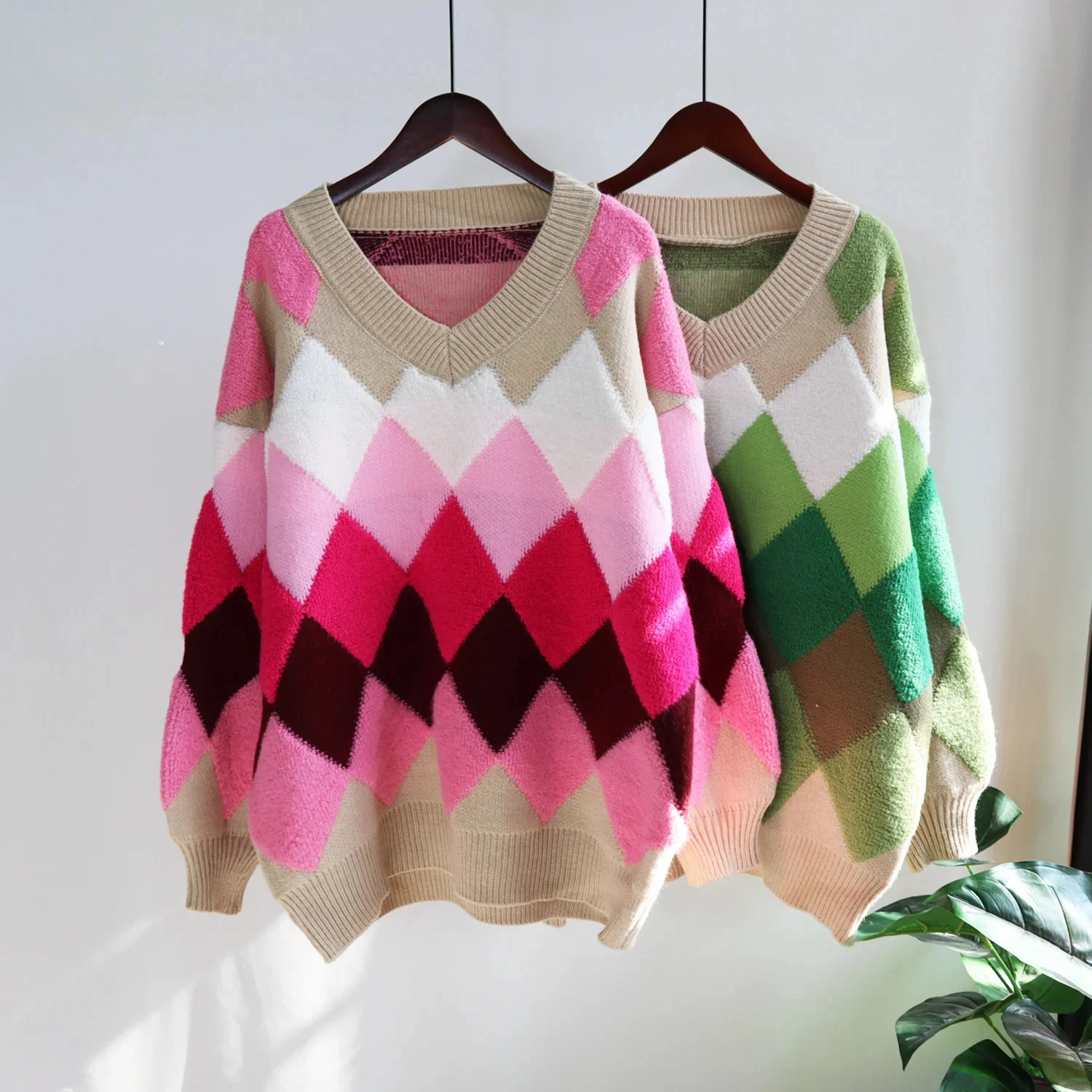 Multicolor Argyle Oversized Sweater Women Pullover 2022 Autumn Winter Streetwear Fashion V-Neck Knitted Jumper Outwear Tops
Multicolor Argyle Oversized Sweater Women Pullover 2022 Autumn Winter Streetwear Fashion V-Neck Knitted Jumper Outwear Tops