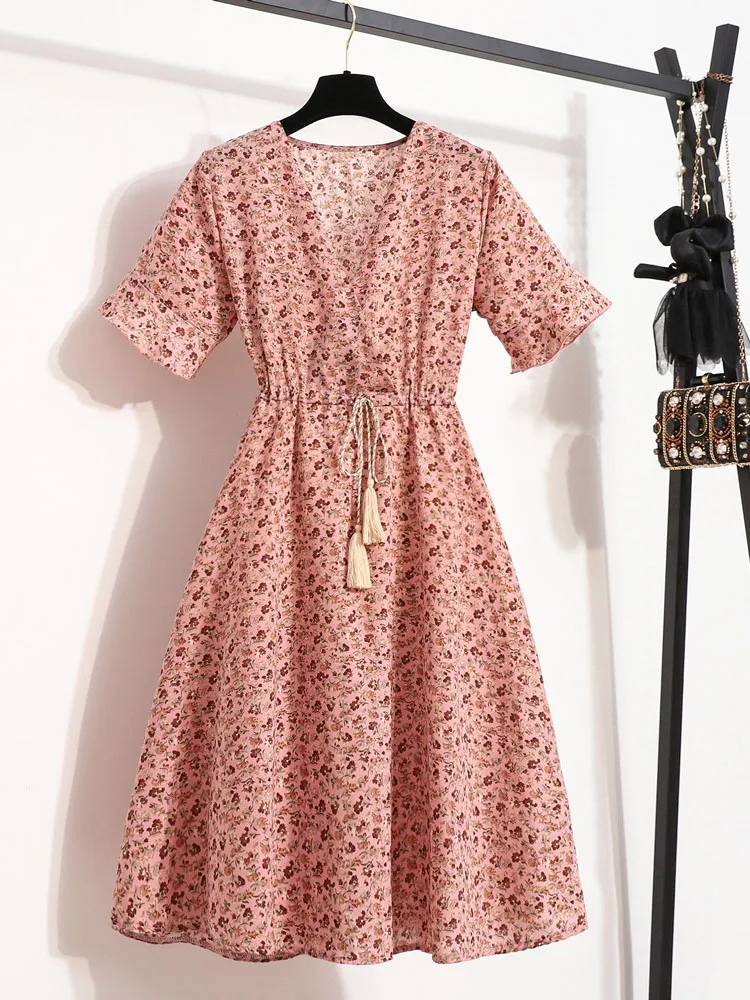 Шифоновое платье-миди с цветочным принтом, коротким рукавом и оборками
Шифоновое платье-миди с цветочным принтом, коротким рукавом и оборками