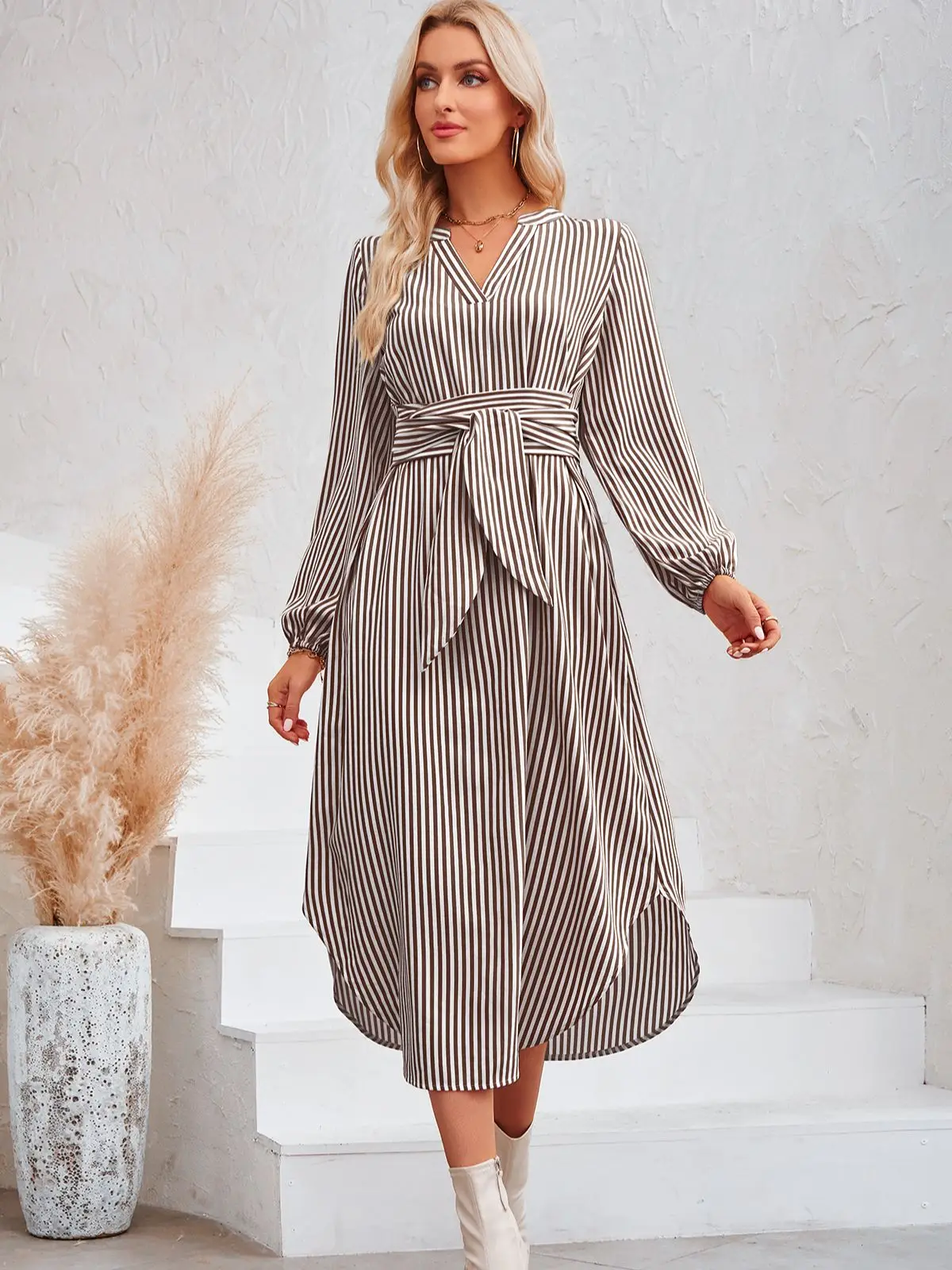 Autumn New Dress Polyester V-neck Striped Color Loose Mid Skirt Casual Dresses for Women 2023 Traf
Autumn New Dress Polyester V-neck Striped Color Loose Mid Skirt Casual Dresses for Women 2023 Traf