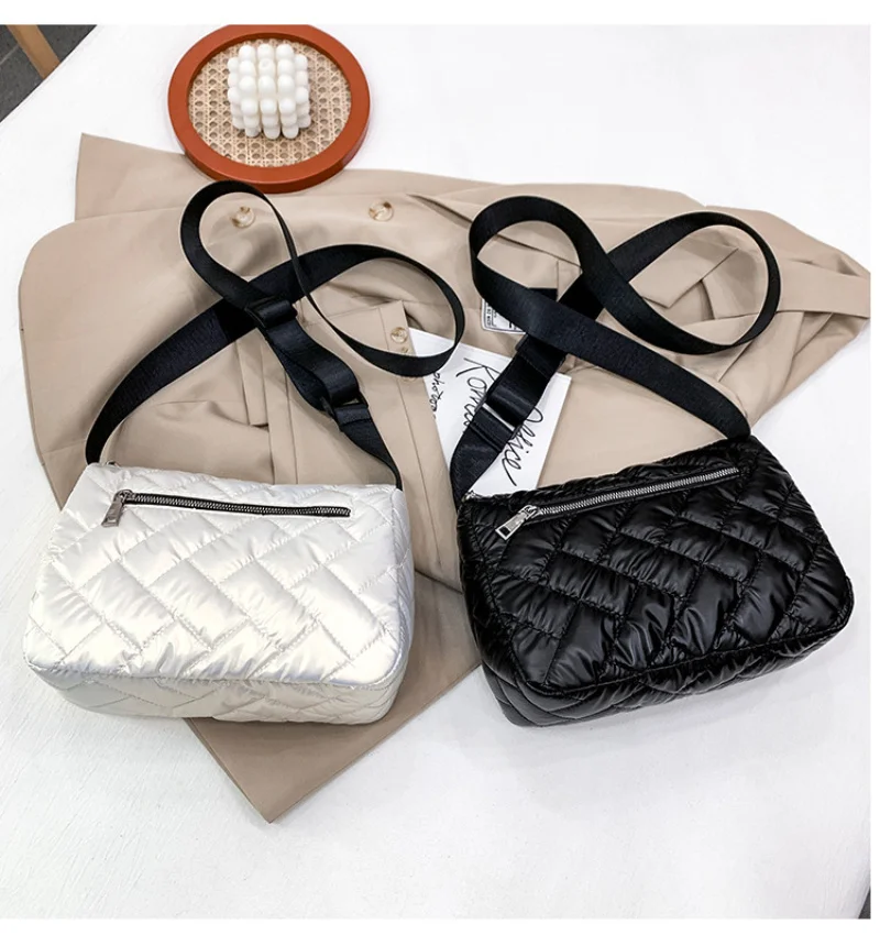 Space Pad Cotton Shoulder Bag For Women Winter Nylon Crossbody Bag Lady Quilted Padded Bags Female Fluffy Shopper Tote
Space Pad Cotton Shoulder Bag For Women Winter Nylon Crossbody Bag Lady Quilted Padded Bags Female Fluffy Shopper Tote