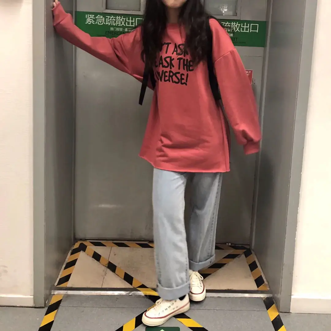 Loose Spring and Autumn New Round Neck Pullover Letter Print Lazy Wind Casual Versatile Fashion Trend Simple Top
Loose Spring and Autumn New Round Neck Pullover Letter Print Lazy Wind Casual Versatile Fashion Trend Simple Top