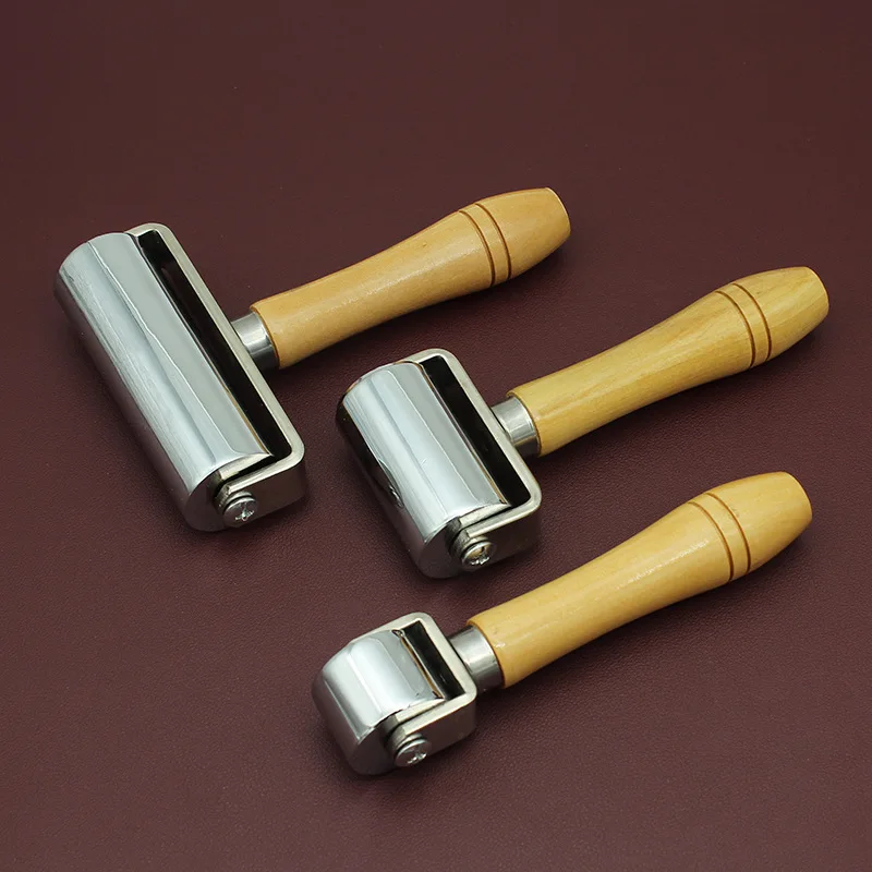 Leather Roller Edge Holder for Automobile Film Wallpaper Solid Hand-pushed Edge Holder DIY Leather Goods Hand Tools
Leather Roller Edge Holder for Automobile Film Wallpaper Solid Hand-pushed Edge Holder DIY Leather Goods Hand Tools