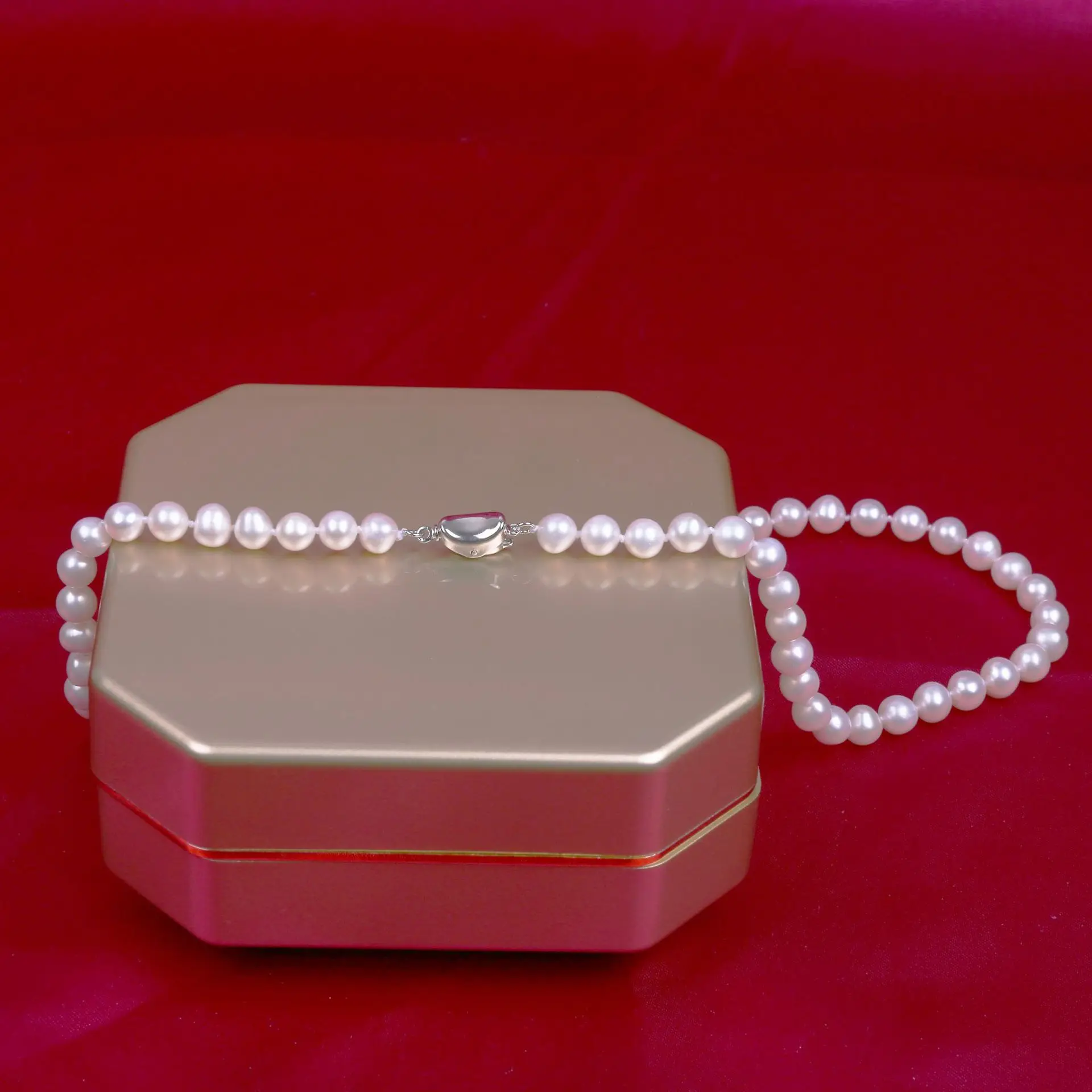 Natural white freshwater pearl 7-8mm round 39cm loose beads or 43-45cm S925 clasp necklace
Natural white freshwater pearl 7-8mm round 39cm loose beads or 43-45cm S925 clasp necklace
