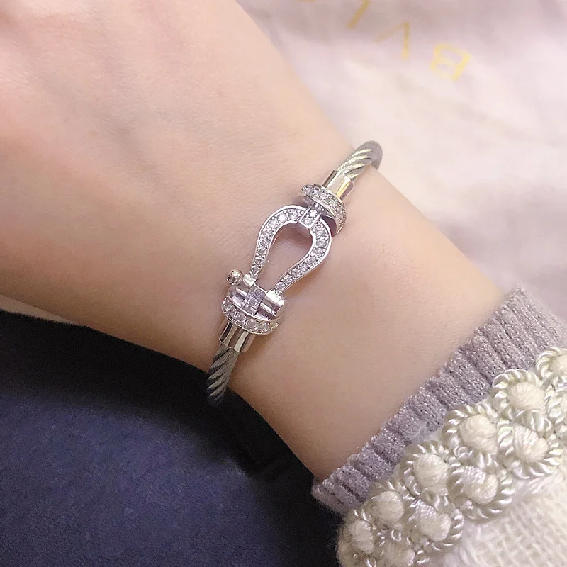 Couple Bracelet Female Full Diamond Titanium Steel Prototype Jewelry Silver Batch
Couple Bracelet Female Full Diamond Titanium Steel Prototype Jewelry Silver Batch