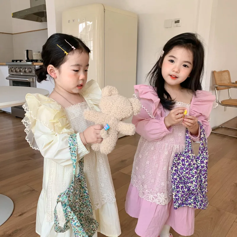 Korean children's clothing 2022 spring girls LACE VEST DRESS Korean baby flying sleeve princess dress 
Korean children's clothing 2022 spring girls LACE VEST DRESS Korean baby flying sleeve princess dress