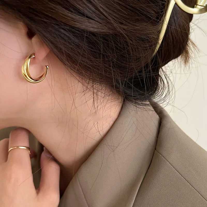 Серьги-гвоздики женские матовые золотистые в японском стиле
Серьги-гвоздики женские матовые золотистые в японском стиле