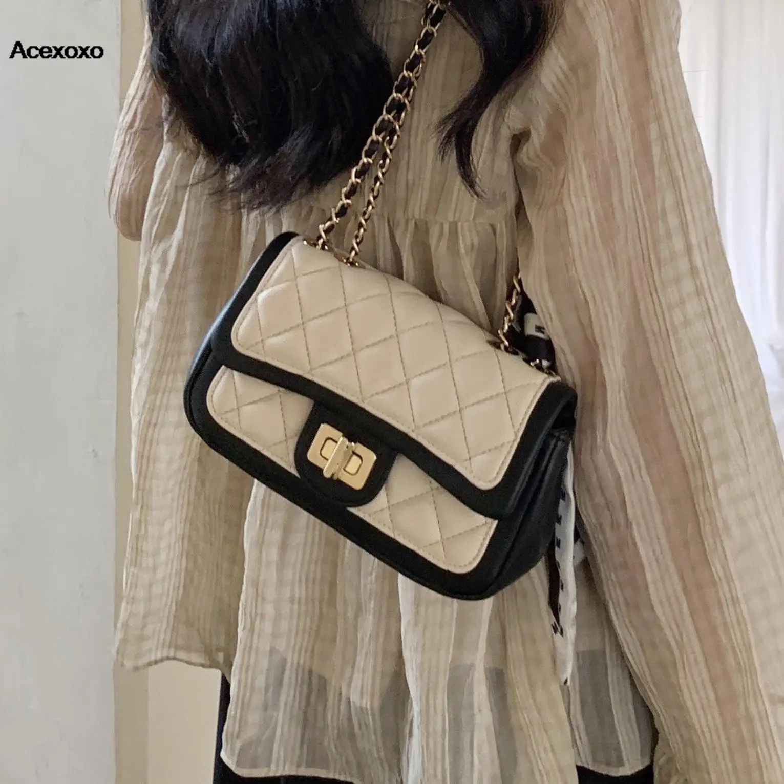 2023 new fashion niche design Julie Diary small fragrance chain women's bag summer all shoulder crossbody bag
2023 new fashion niche design Julie Diary small fragrance chain women's bag summer all shoulder crossbody bag