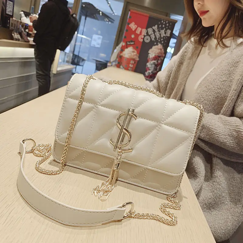 Women's handbags shoulder bags women's bag postage French minority sense bags women's new tassel rhombus chain small square bag
Women's handbags shoulder bags women's bag postage French minority sense bags women's new tassel rhombus chain small square bag