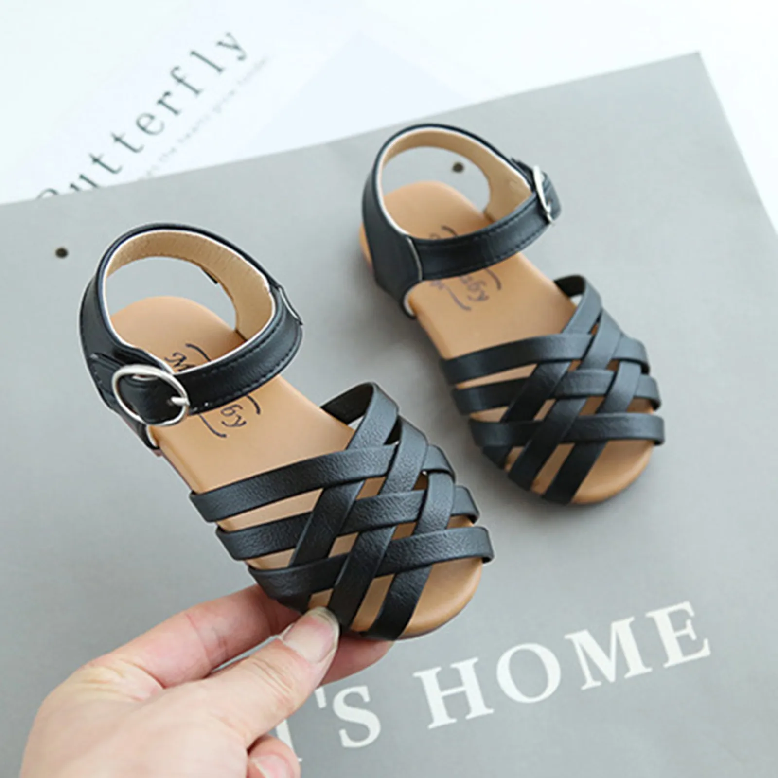 Kids Sandals Children Girls Open-Toed Princess Beach Shoes Soft-soled Non-slip Summer Beach Bandage Hollow Out Sandals Shoes
Kids Sandals Children Girls Open-Toed Princess Beach Shoes Soft-soled Non-slip Summer Beach Bandage Hollow Out Sandals Shoes