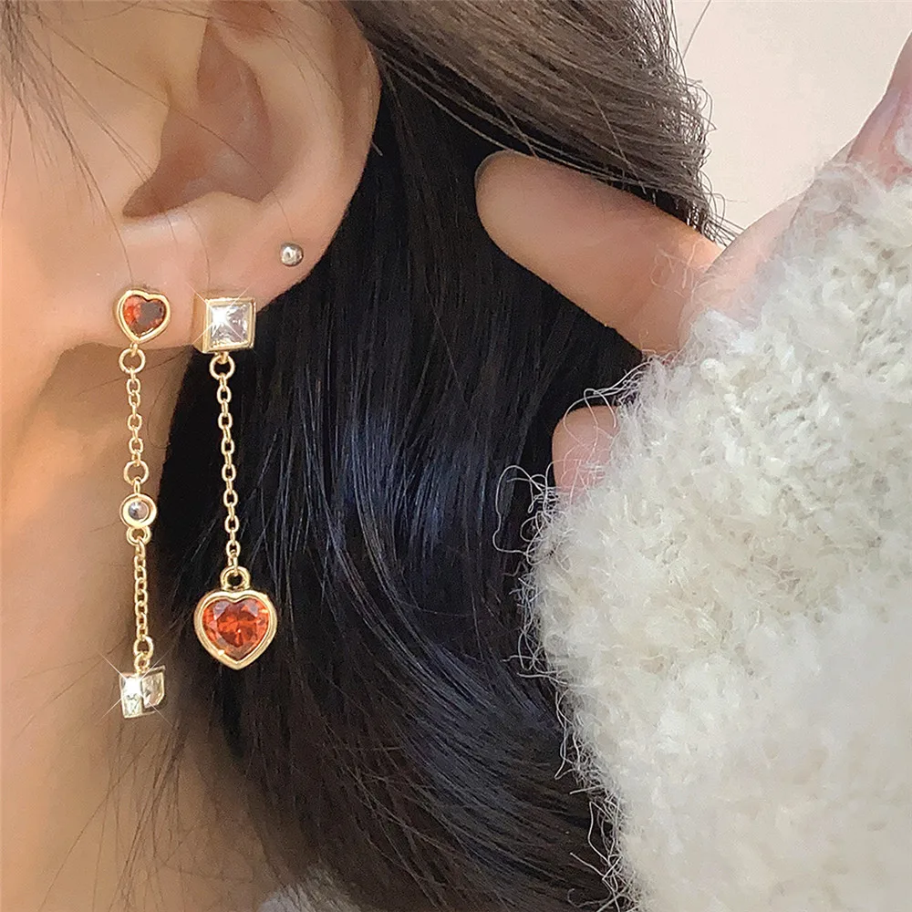2023 New Design Asymmetrical Love Red Zircon Delicate Chain Style Earrings Versatile Daily Fashion Earrings Banquet Jewelry Gift
2023 New Design Asymmetrical Love Red Zircon Delicate Chain Style Earrings Versatile Daily Fashion Earrings Banquet Jewelry Gift