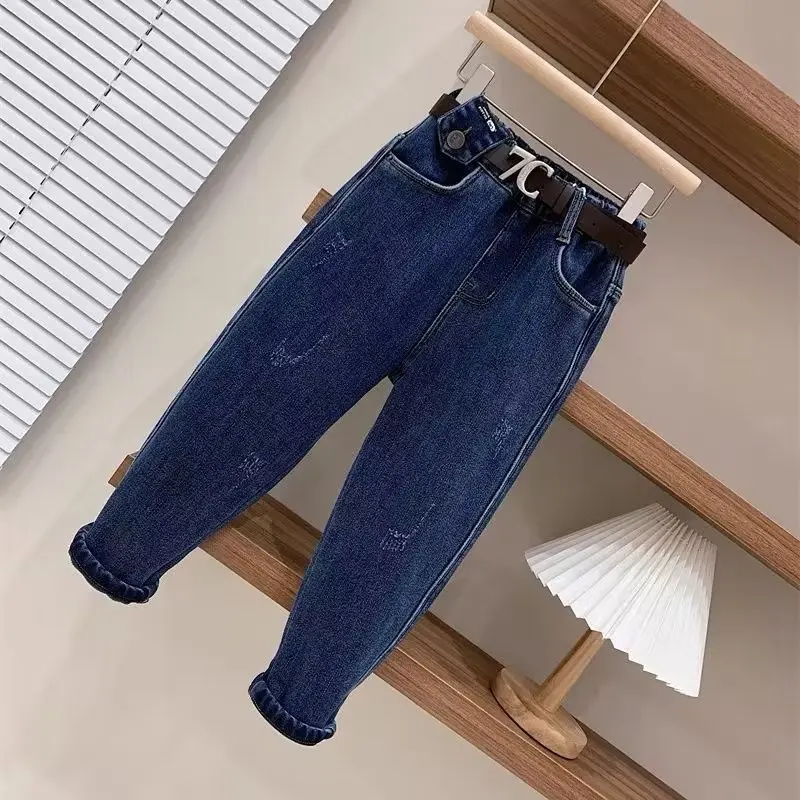 Spring Autumn Denim Pants Cotton Children Loose Jeans Casual GirlsTrousers Cute Free Belt Pants 2022 New baby clothes
Spring Autumn Denim Pants Cotton Children Loose Jeans Casual GirlsTrousers Cute Free Belt Pants 2022 New baby clothes