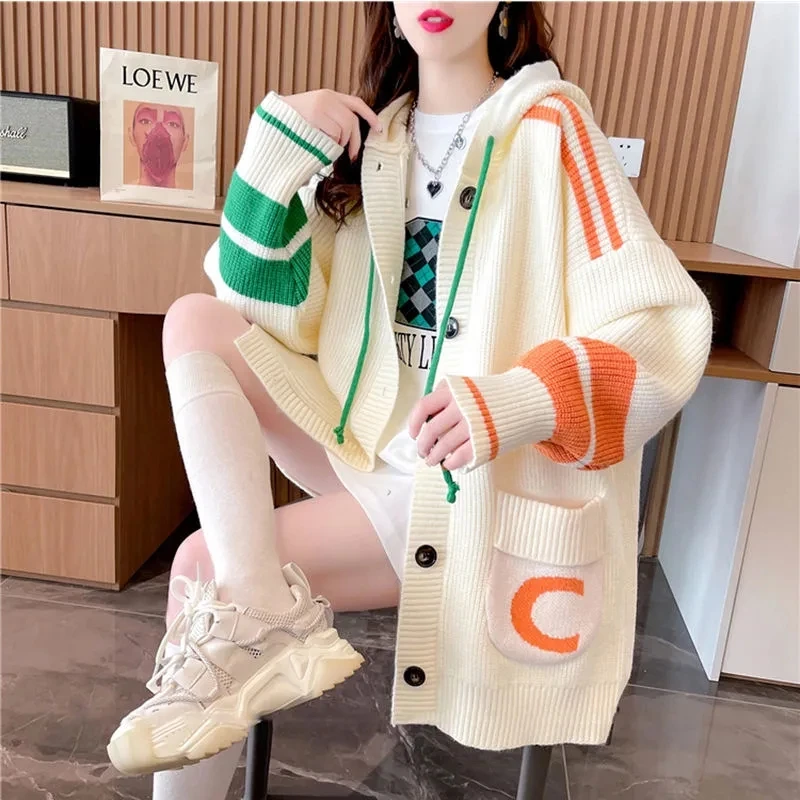 BIYABY 2022 New Loose Hooded knitted cardigan for Women Patchwork Color Thick Sweater Autumn Single Breasted Women Coat
BIYABY 2022 New Loose Hooded knitted cardigan for Women Patchwork Color Thick Sweater Autumn Single Breasted Women Coat
